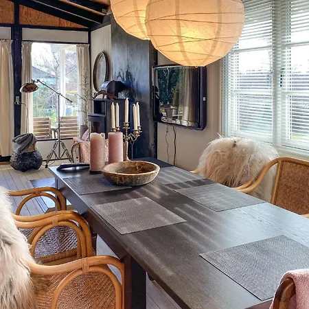 Σπίτι διακοπών 2 Bedroom Awesome In