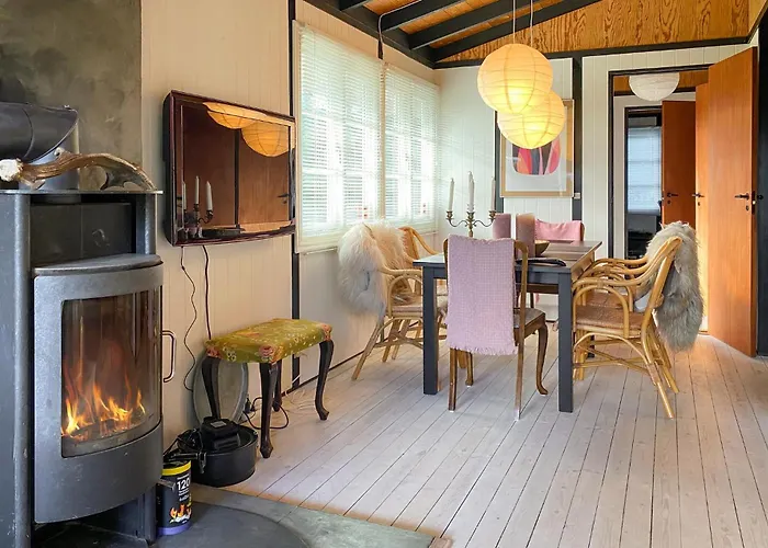 2 Bedroom Awesome In Ferienhaus *