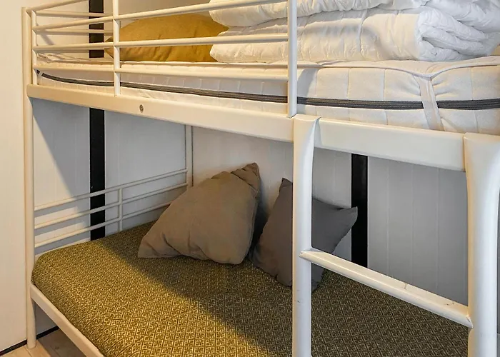 2 Bedroom Awesome In Ferienhaus