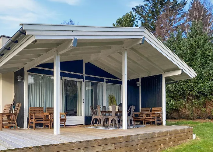 Сasa de vacaciones 2 Bedroom Awesome In Græsted